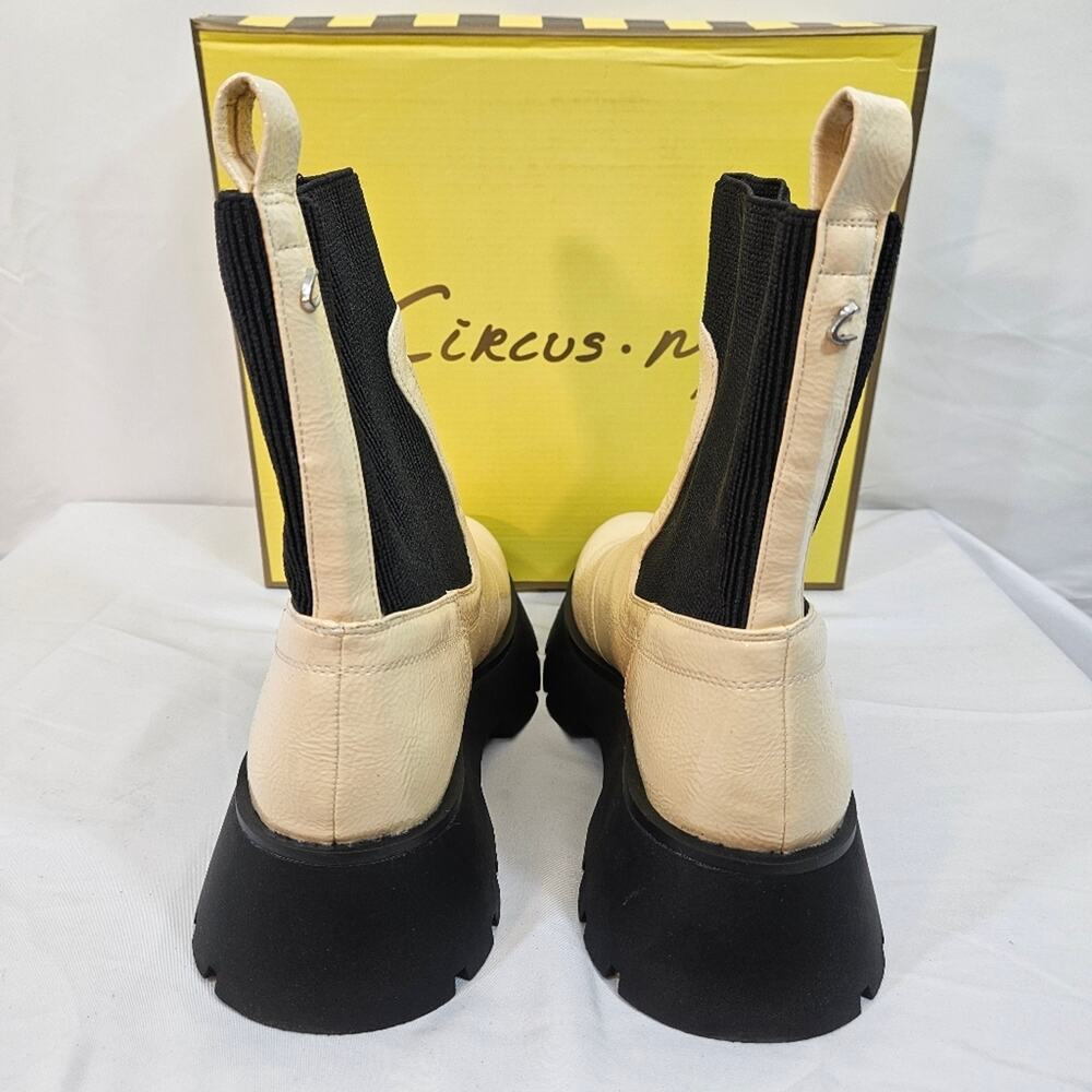 NIB Circus Sam Edelman Leslie Chunky Lug Sole Chelsea Ivory Round Toe Bootie 8.5 - Picture 3 of 10